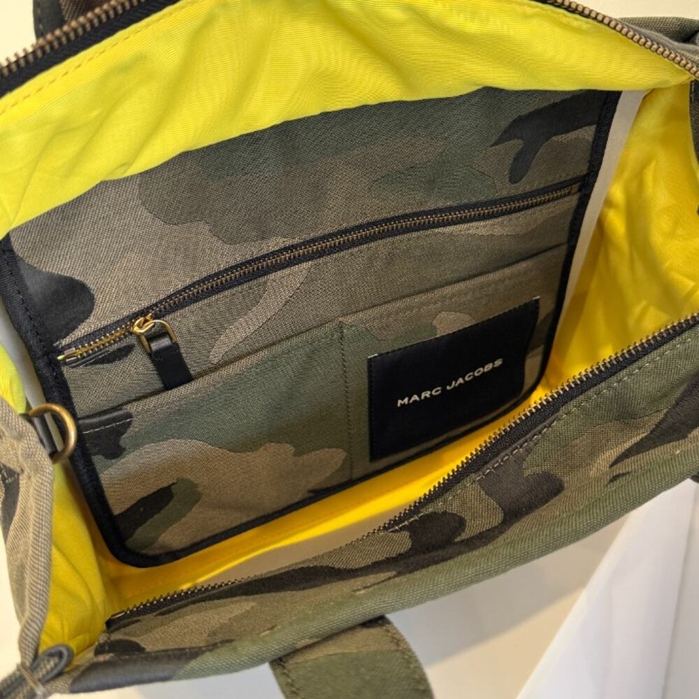 Limited‼️Marc Jacobs The Camo Jacquard Medium Tote Bag 2S4HTT002H03 $325 - Picture 5 of 12